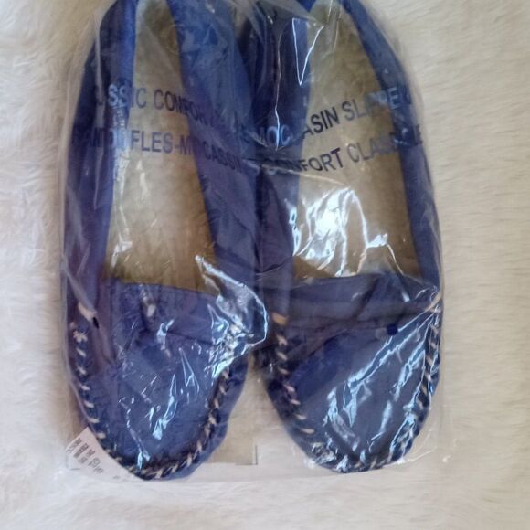 Classic Comfortable Lined Moccasin Slippers (Size 7) "Blue Color Only" ~ NEW!!! - Picture 4 of 6